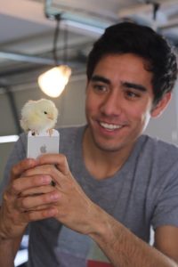 Zach King seeing a chick on top of his Iphone 6