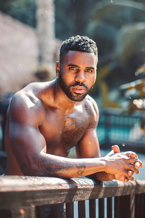 Jason Derulo is showing his beautiful tattoo made on his body