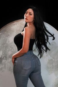 Ssun BIKI (Plus Size Model) Biography, Pictures, Age, DOB & More