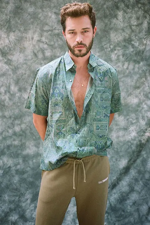Francisco Lachowski looking hot in his green dressing