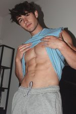 Darrell Jones Biography, Wiki, DOB, Pictures, Accounts & More